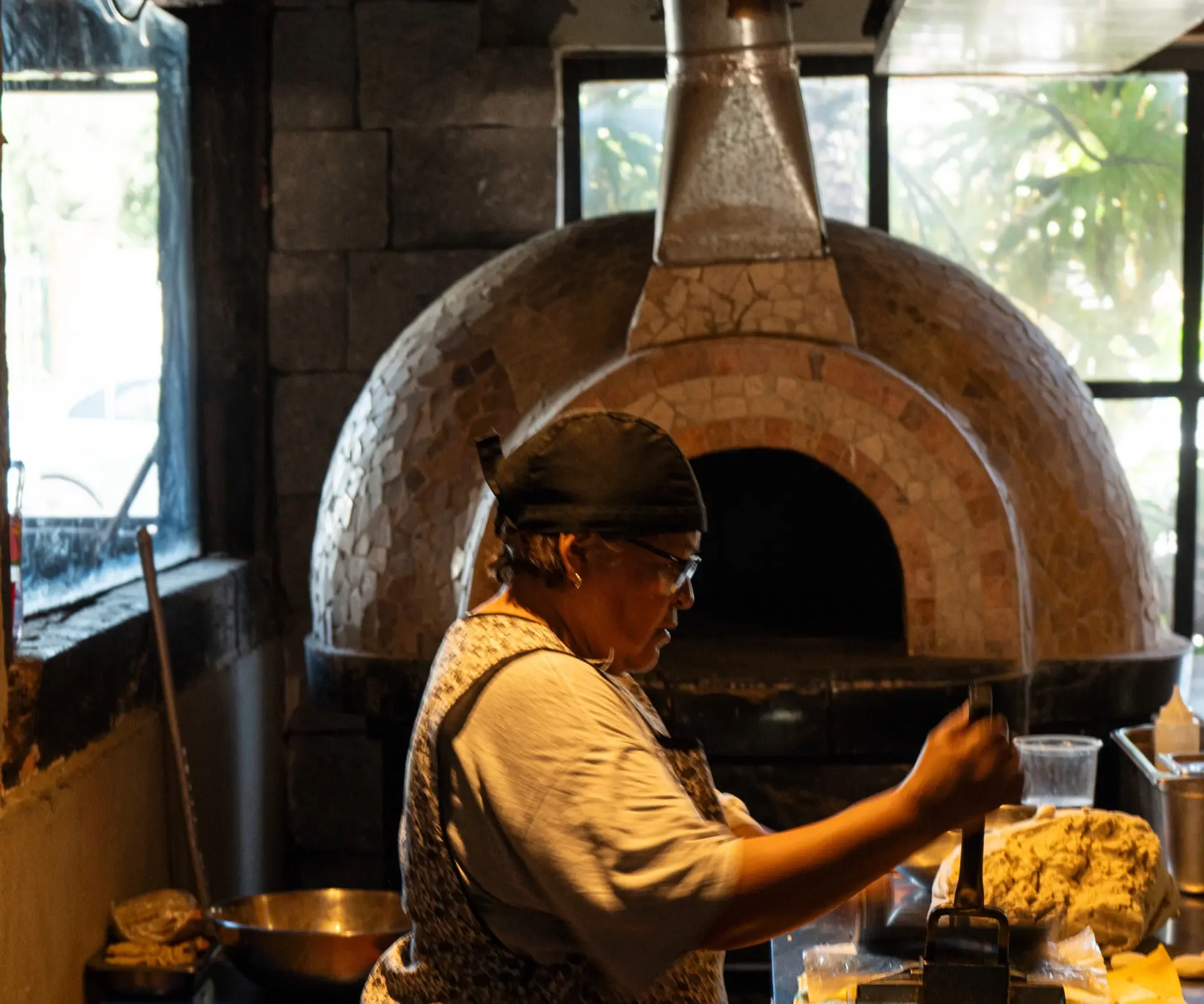 Horno de piedra de Hacienda de Piedra, donde la costilla y la barbacoa se cuecen doce horas